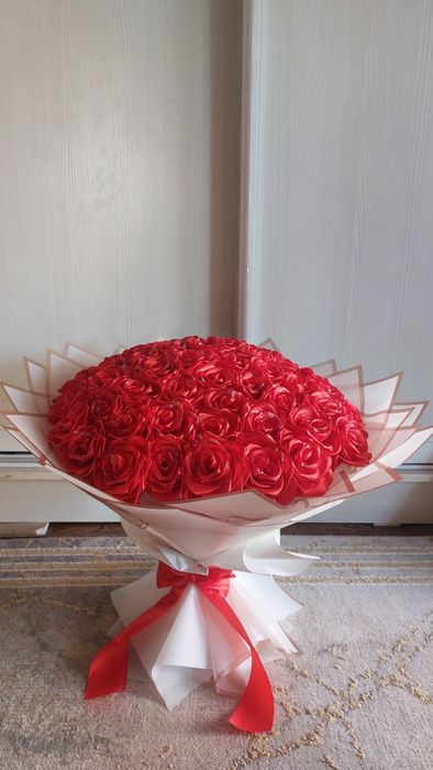 Букеты роз из атласных лент