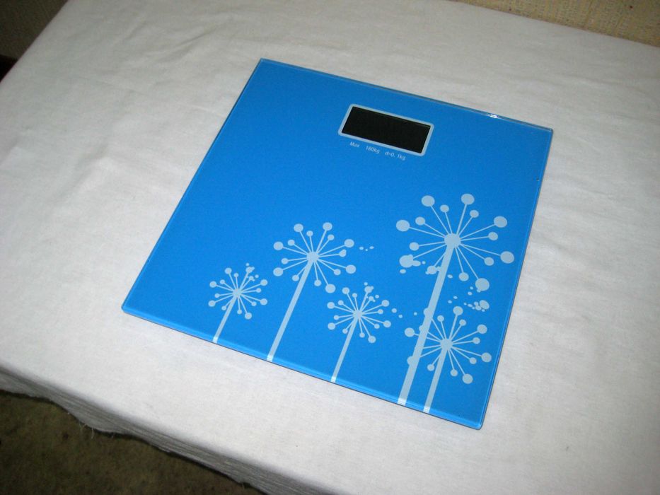 Тарози max 180kg ерда турип улчидиган яхши ишлидиган холатда!