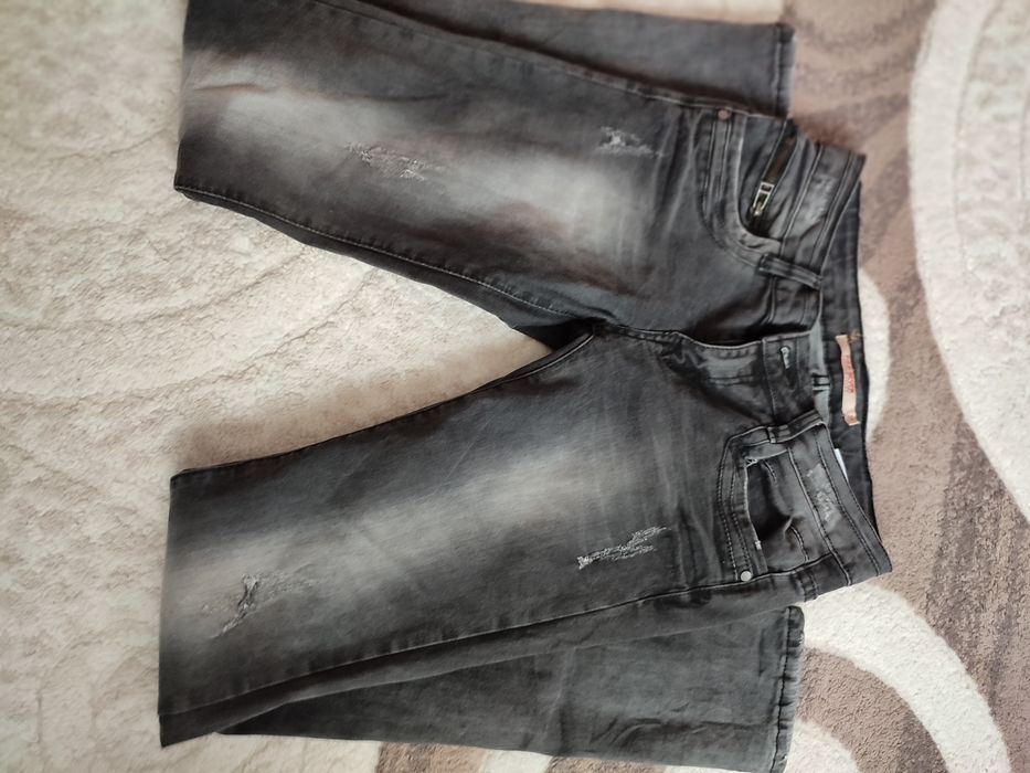 Дънки размер С/М - сини, сиви и черни