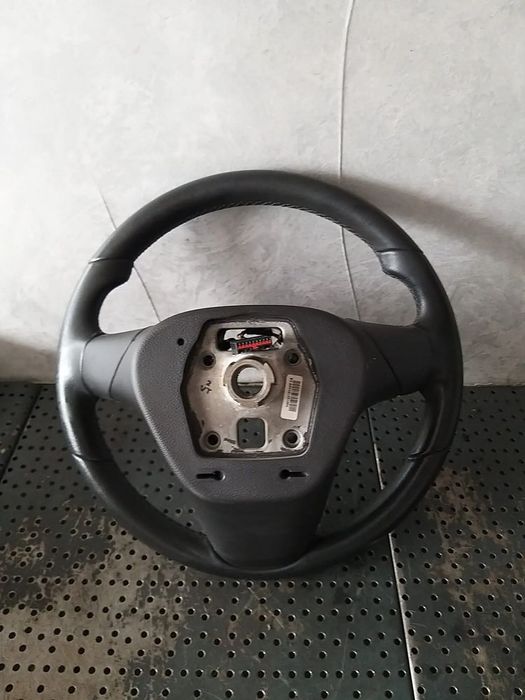 Volan piele in 3 spite cu comenzi opel astra j 13351021