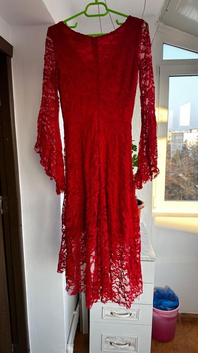 Rochie din dantela roșie marimea 38