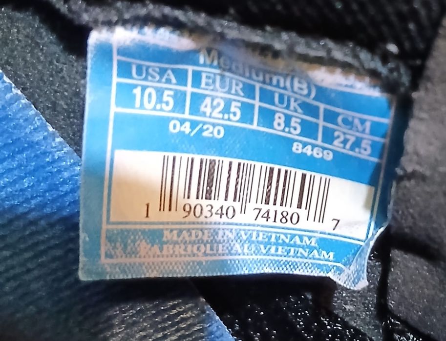 Vând urgent adidași  brooks mărimea 42,5