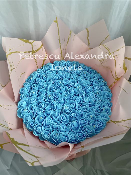 Buchet 101 trandafiri spuma