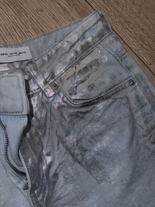 Блестящи дънки BERSHKA