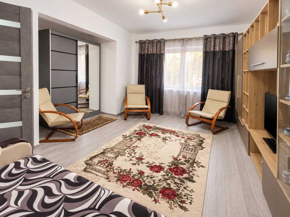 Proprietar – Închiriez apartament 2 camere, 70 mp, Central Râmnicu Vâlcea, renovat integral, mobilă nouă, centrală Vaillant