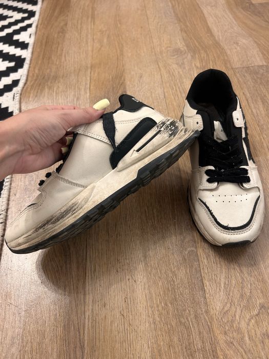 Кроссовки 36р 700тг