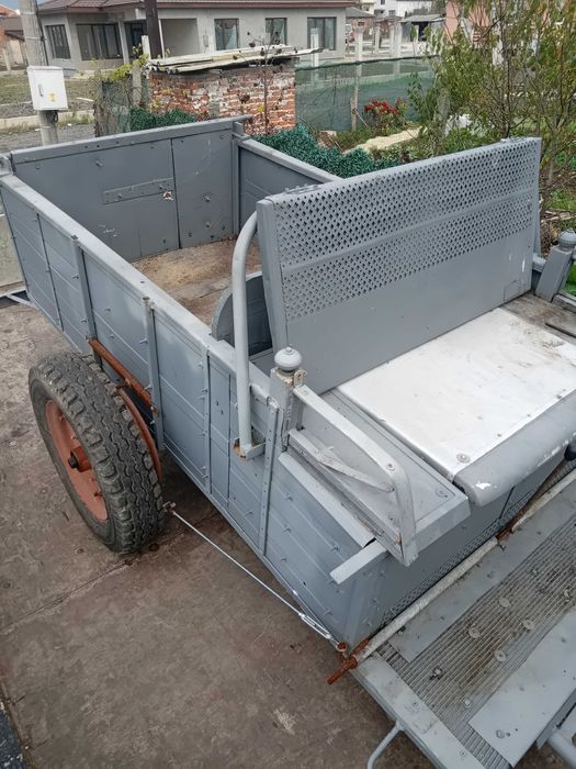 Продавам ремарке