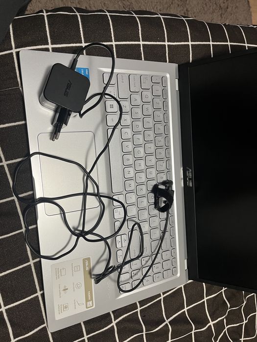Laptop Asus x515