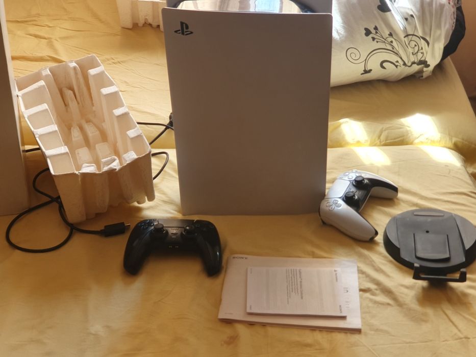 Продам Sony Playstation 5  срочна