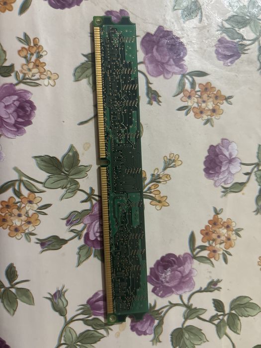 Kingston DDR2 1 ГБ