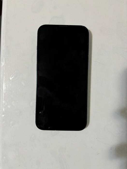 Продам iPhone 13