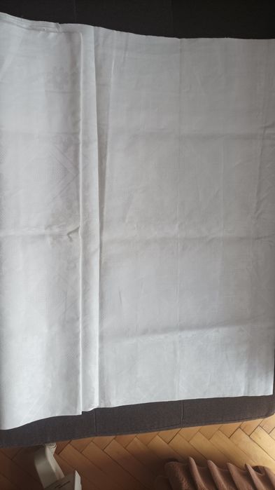 Продавам платове за покривка за маса