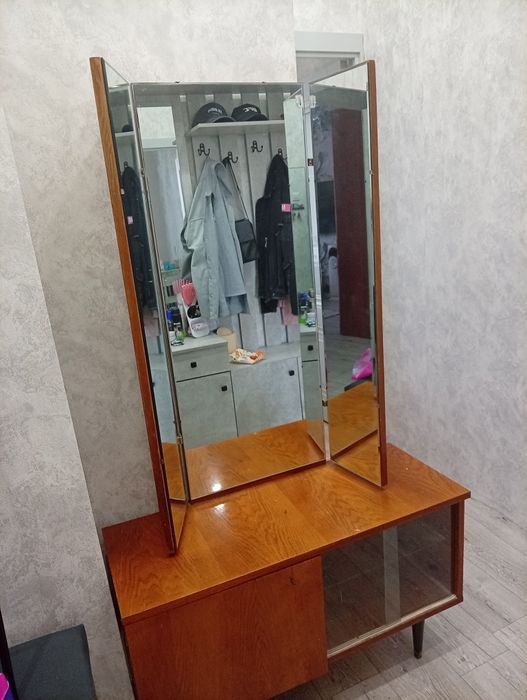 Советское трюмо.