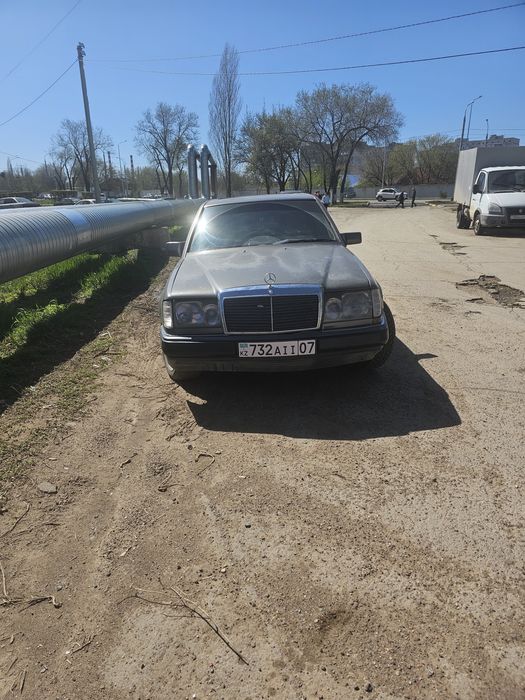 Продам мэрседес в 124 кузове.