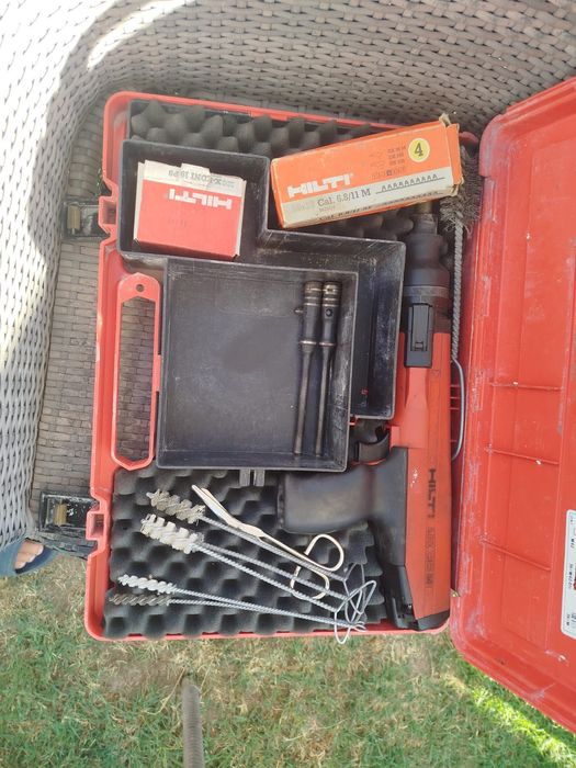 Hilti пистолет с резервни глави
