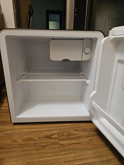 Mini Frigider Vortex, 47L, Negru