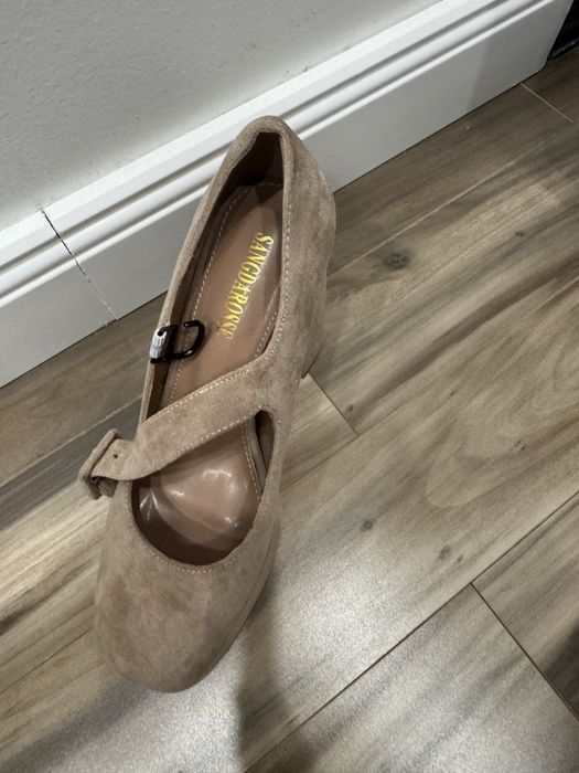 Женская обувь размер 37