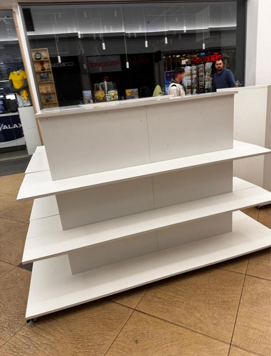 Mobilier stand insula comerciala 2x2m