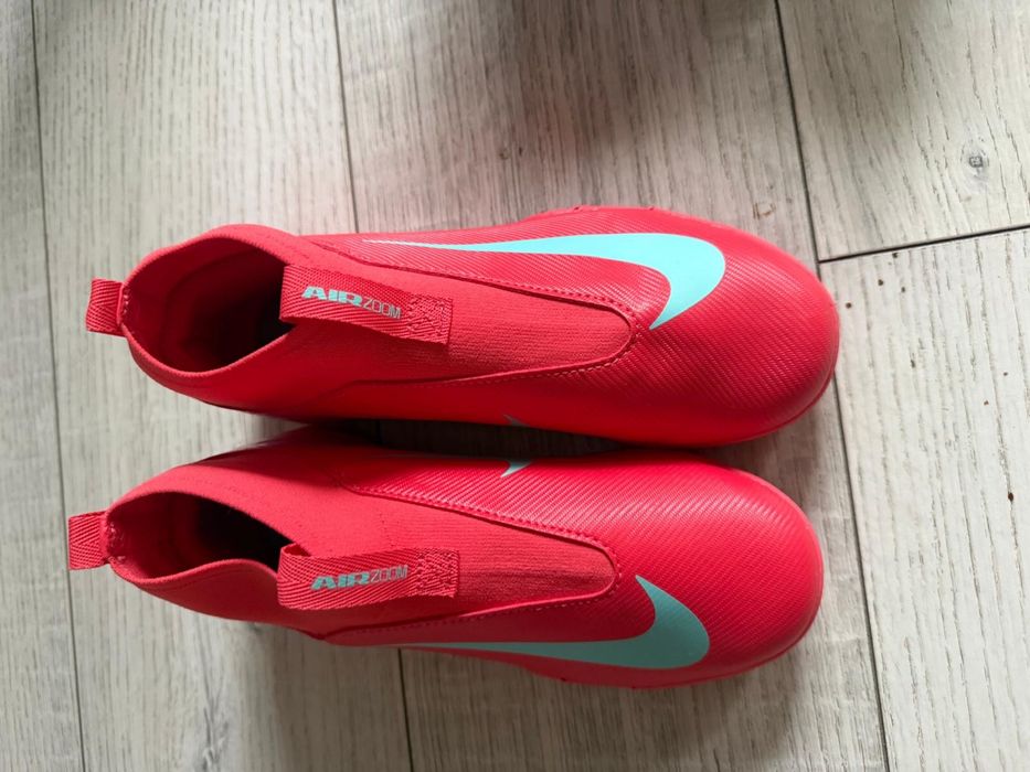Nike sintetic 36.5 baieti, copii, fotbal