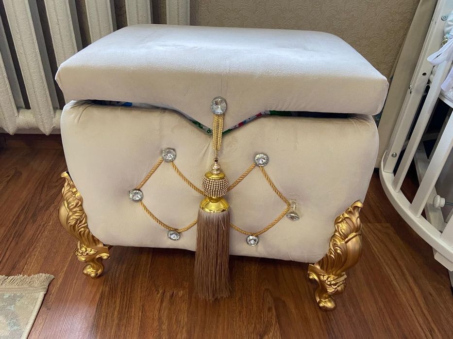 Сандык для приданного, сундук.