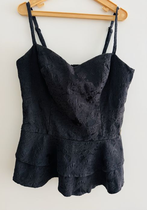 Черен топ  на Guess