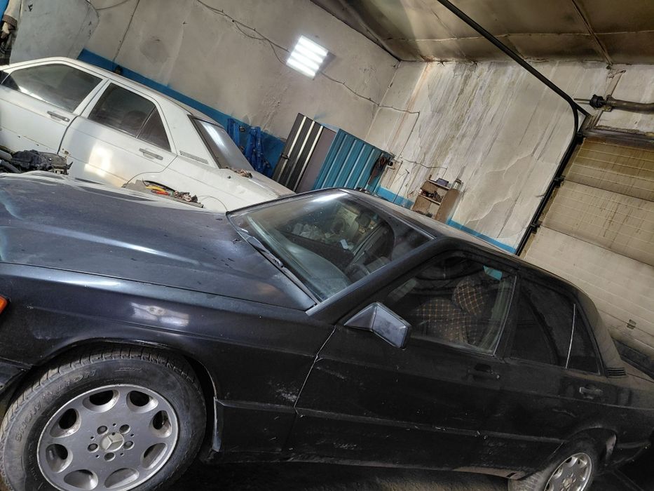 Продам автомобиль мерседес 190