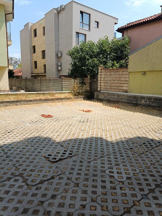 Дава се под наем Гараж / Паркомясто в Варна, Възраждане 1 - 15 кв.м за 75 € - Снимка #1