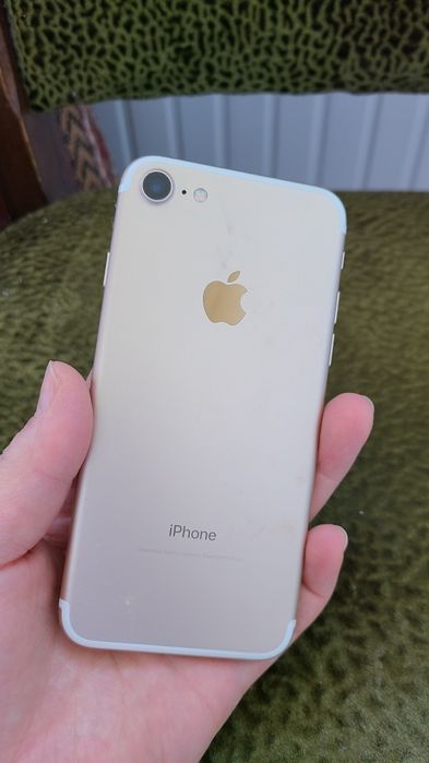 Продам Iphone 8 gold