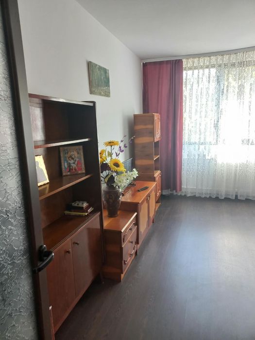 Proprietar inchiriez garsoniera A-uri etaj 2/4 mobilata utilata LIBERA