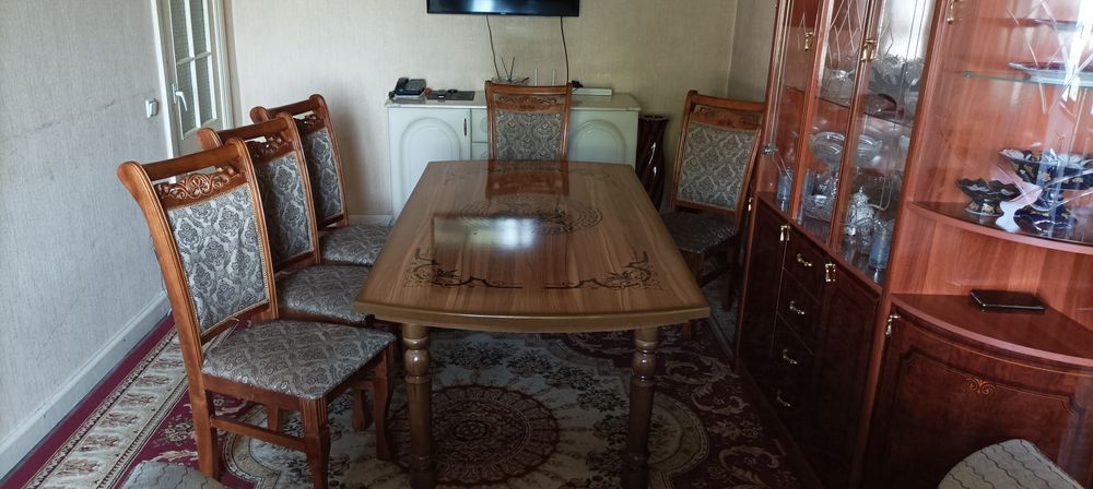 Стол стул сотилади