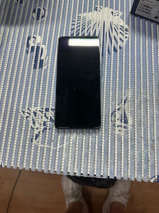 Vând doua telefoane