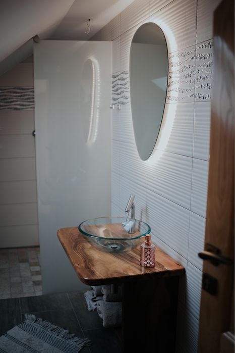 Cabana de inchiriat  DISPONIBIL DE PASTE SI 14 FEB!!