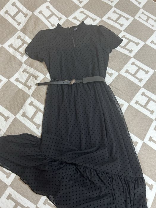 Платье Zara, черное в горошек