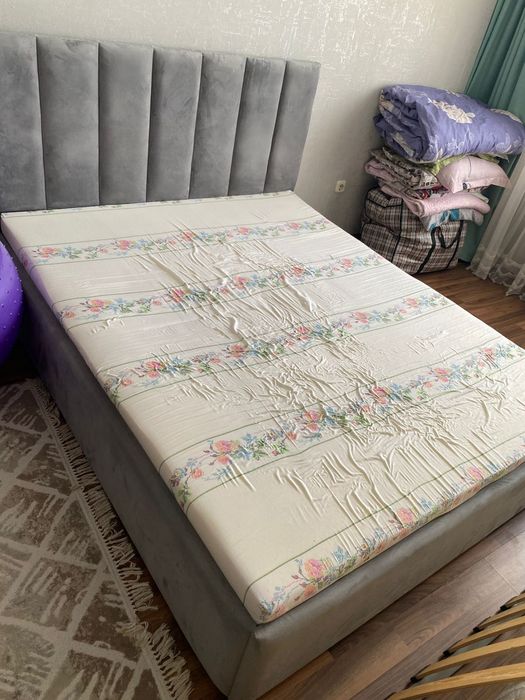 Продам двухспальный кровать. Недорого. Самовывоз.