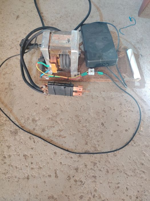 Aparat de sudură prin puncte