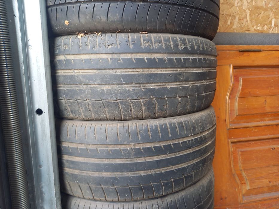 Продам покрышки р17 на камри