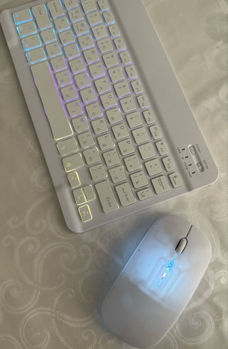 Продам клавиатуру на телефон