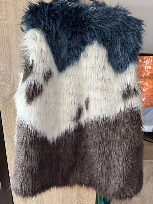 Нов елек на GUESS от Канада размер М