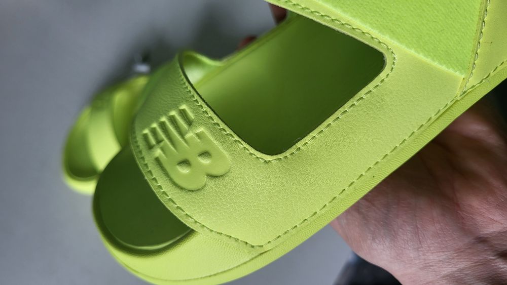 Шлёпки New Balance