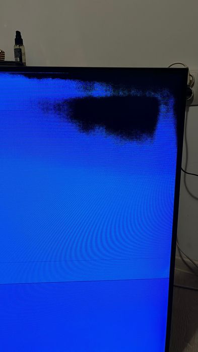 Vând televizor Samsung QLED 160 defect