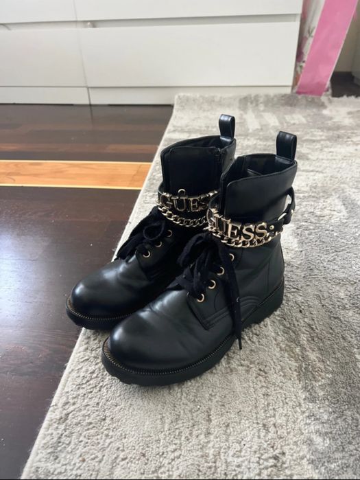 ghete guess de piele