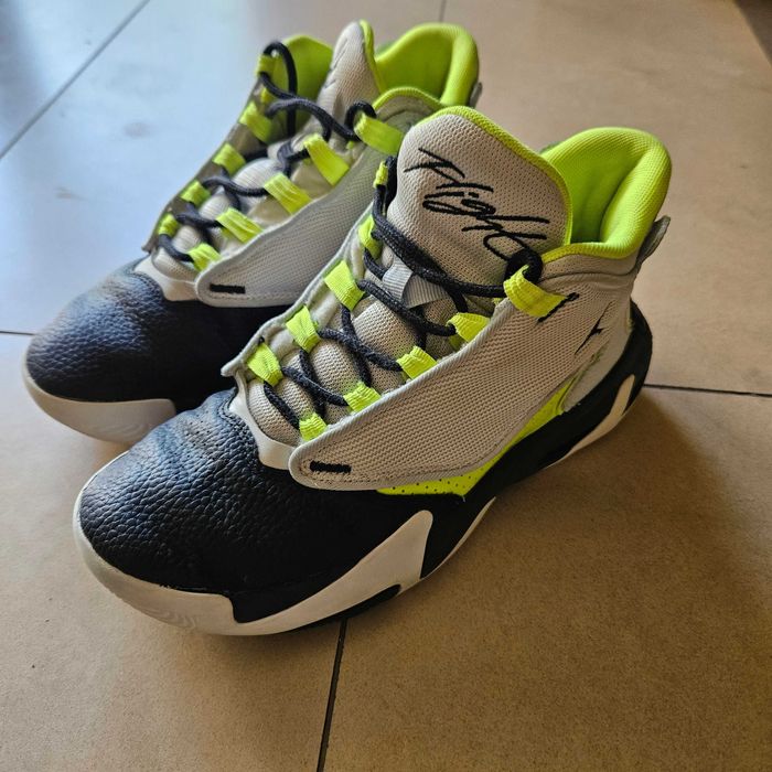 Маратонки NIKE AIR JORDAN MAX AURA 4 - 38.5