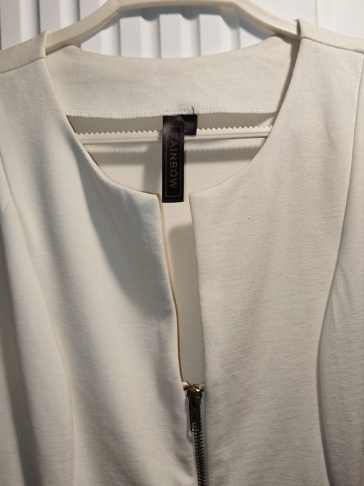 Продам платье с баской