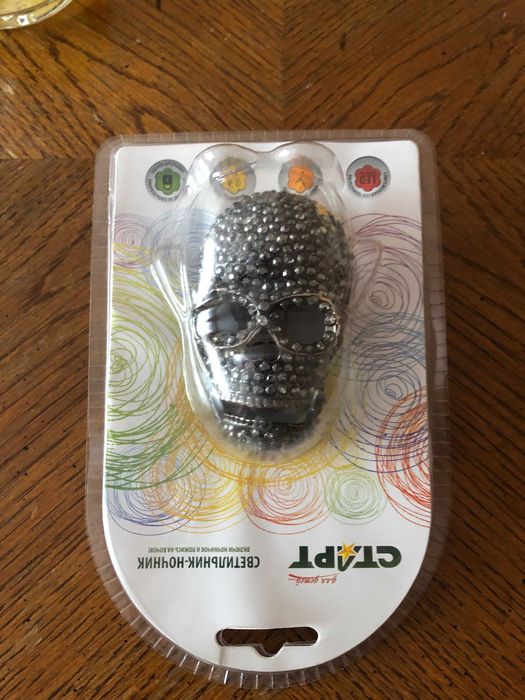 светильник в виде черепа