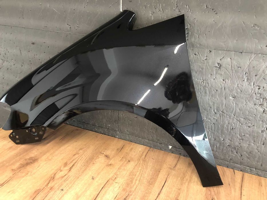 Aripa Fata Stanga VW Touran An 2007-2011 (LC9X (Negru))