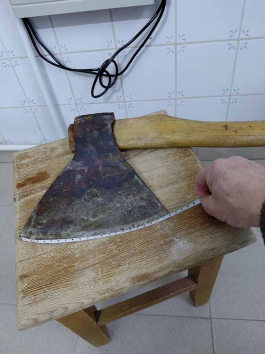 Топор мясника с топорищем