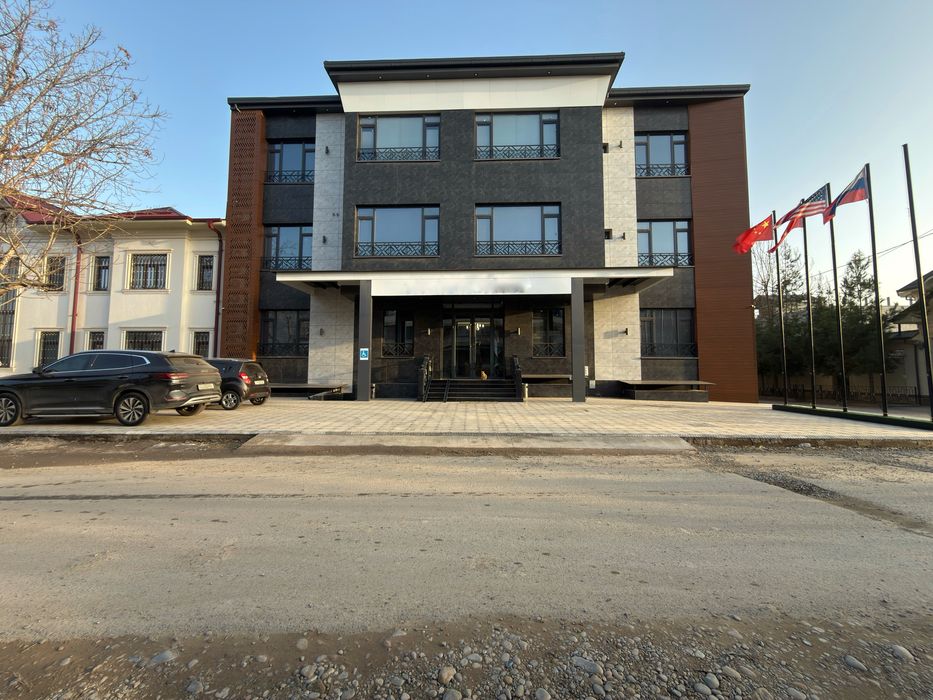 Продажа новой гостиницы у дороги 6 соток 2225м2 ориентир Хайт-Таун