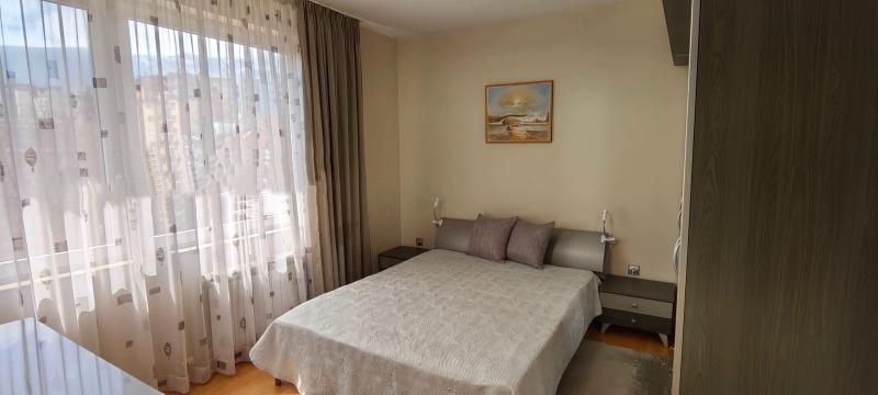 Дава се под наем Тристаен апартамент в София, Студентски град - 197 кв.м за 890 € - Снимка #4