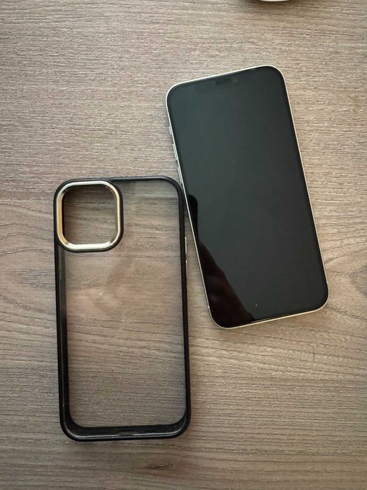 Iphone 12 - зелен + кейс (много запазен)