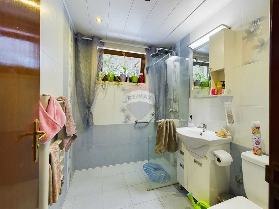 Продава се Къща в Варна, Виница - 271 кв.м за 2063 €/кв.м - Снимка #17